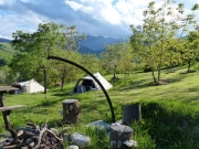 Blokhut, Ingerichte tent en mini-camping Rocca di Sotto