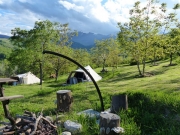 Blokhut, Ingerichte tent en mini-camping Rocca di Sotto